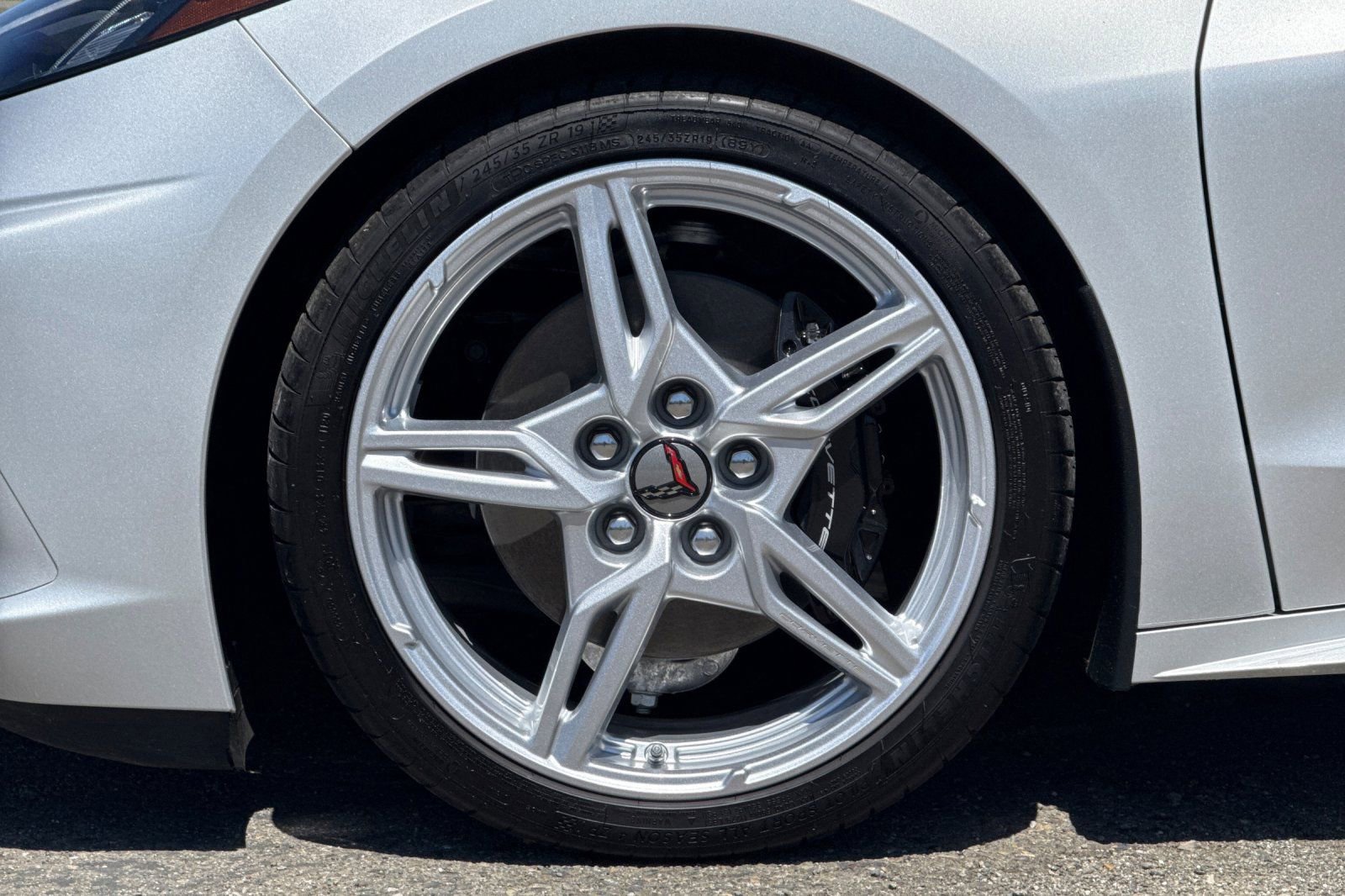 Used 2020 Chevrolet Corvette Stingray Coupe w/ Chrome Exterior Badge Package RWD image 25