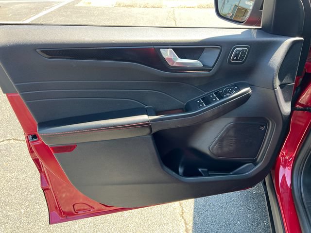 Certified 2022 Ford Escape SEL w/ SEL Stealth AWD Package image 11