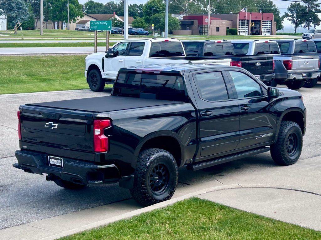 Used 2025 Chevrolet Silverado 1500 High Country w/ Midnight Edition AWD/4WD image 6