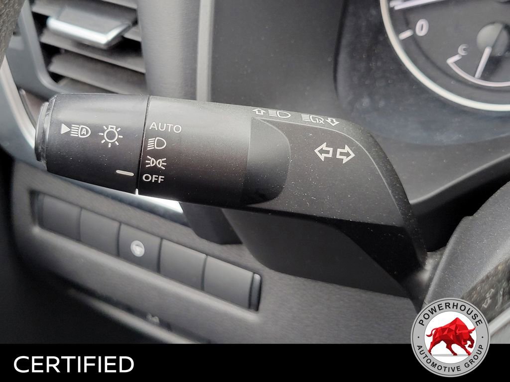 Used 2023 Nissan Rogue SV image 29