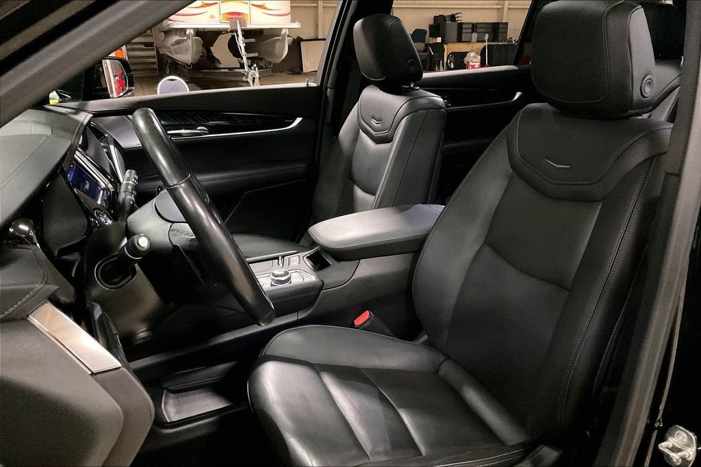 Used 2024 Cadillac XT6 Premium Luxury AWD/4WD image 24