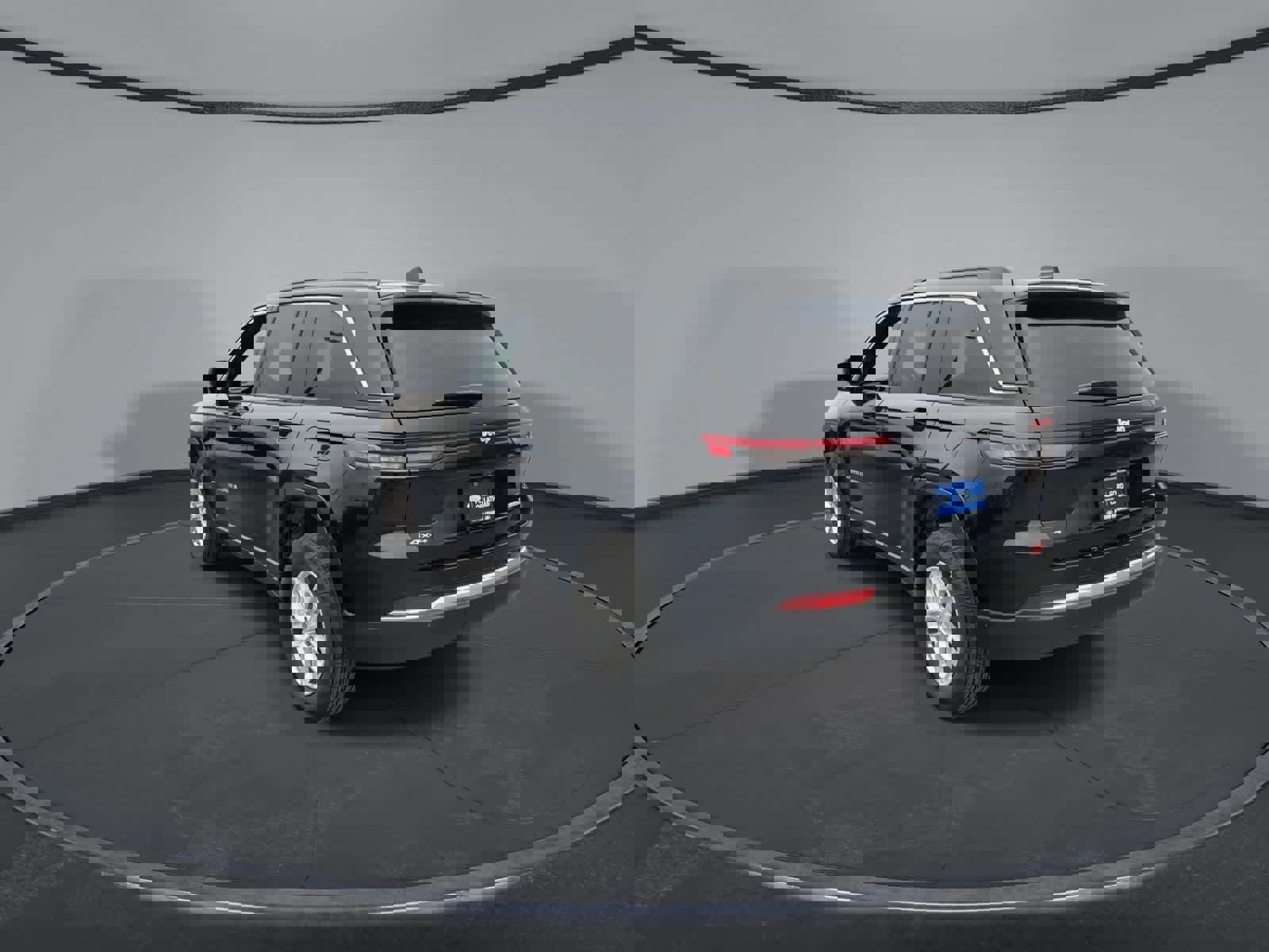 Used 2025 Jeep Grand Cherokee Laredo X image 5