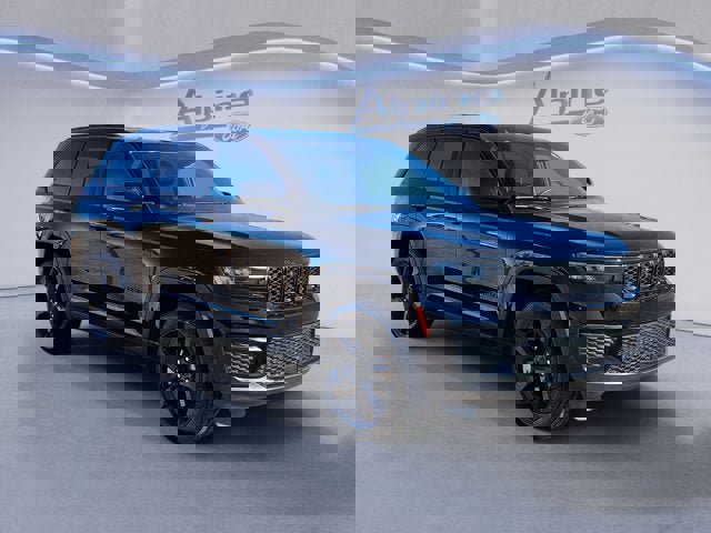 Used 2023 Jeep Grand Cherokee Altitude image 7