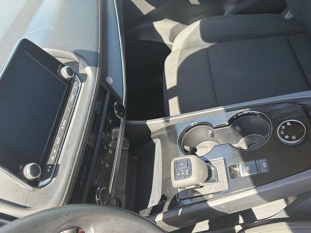 Used 2024 Nissan Rogue S AWD/4WD image 5