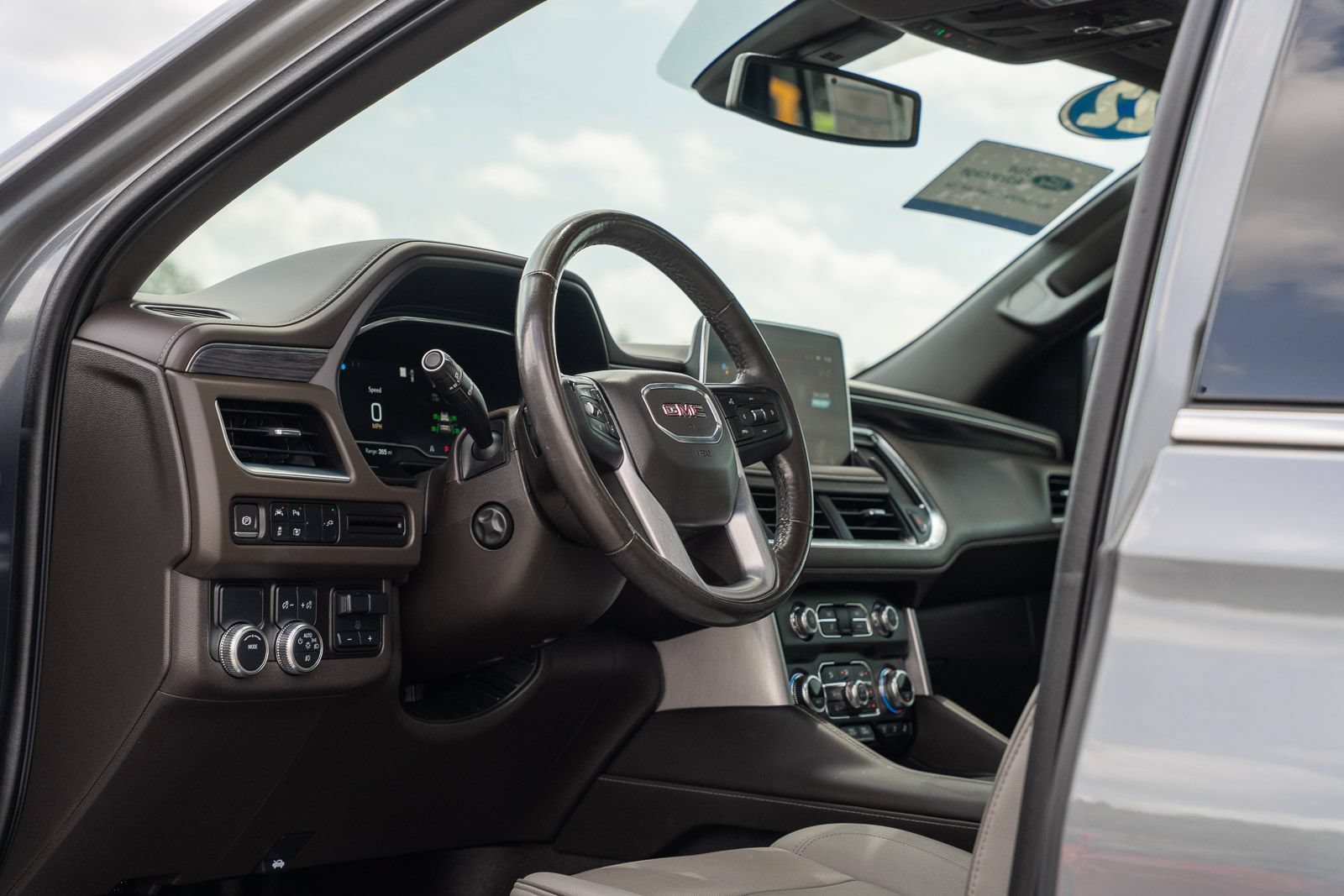Used 2022 GMC Yukon SLT w/ SLT Premium Package RWD image 29