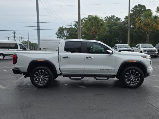 Used 2024 GMC Canyon Denali AWD/4WD image 8