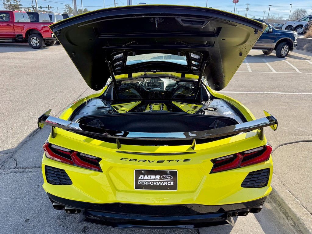 Used 2021 Chevrolet Corvette Stingray Premium Cpe w/ Z51 Performance Package image 4