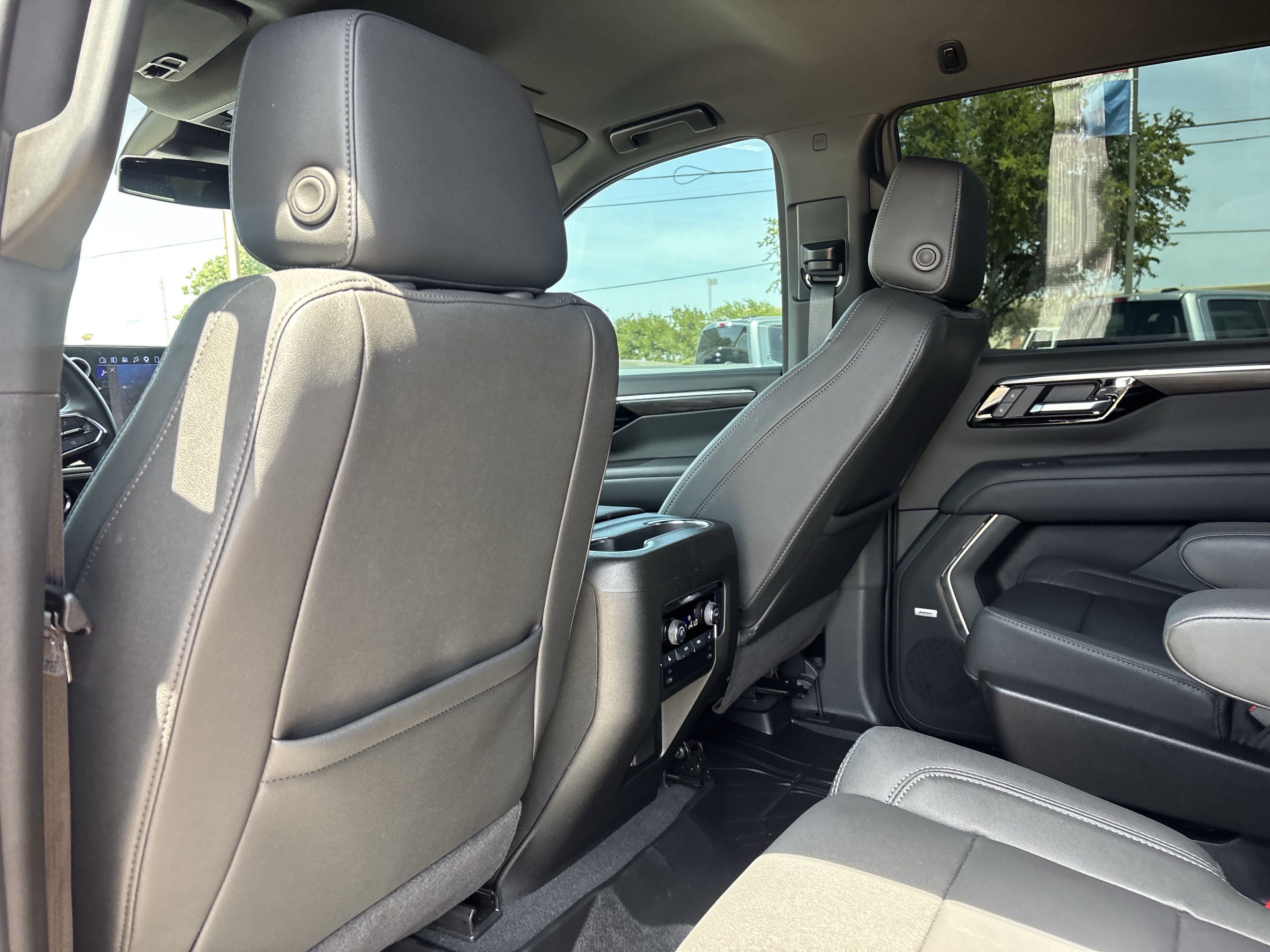 Used 2026 Chevrolet Tahoe LT w/ Comfort Package RWD image 17