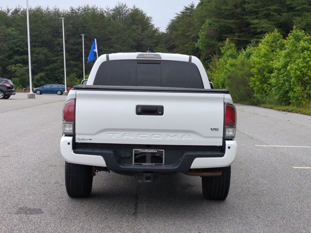 Used 2020 Toyota Tacoma TRD Off-Road w/ Technology Package AWD/4WD image 4