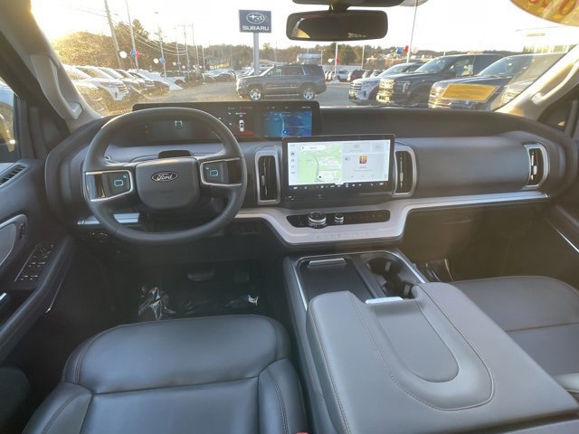 Certified 2025 Ford Expedition Active image 16