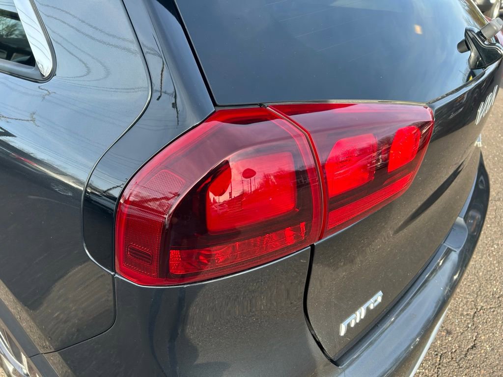 Used 2022 Kia Niro LXS image 32