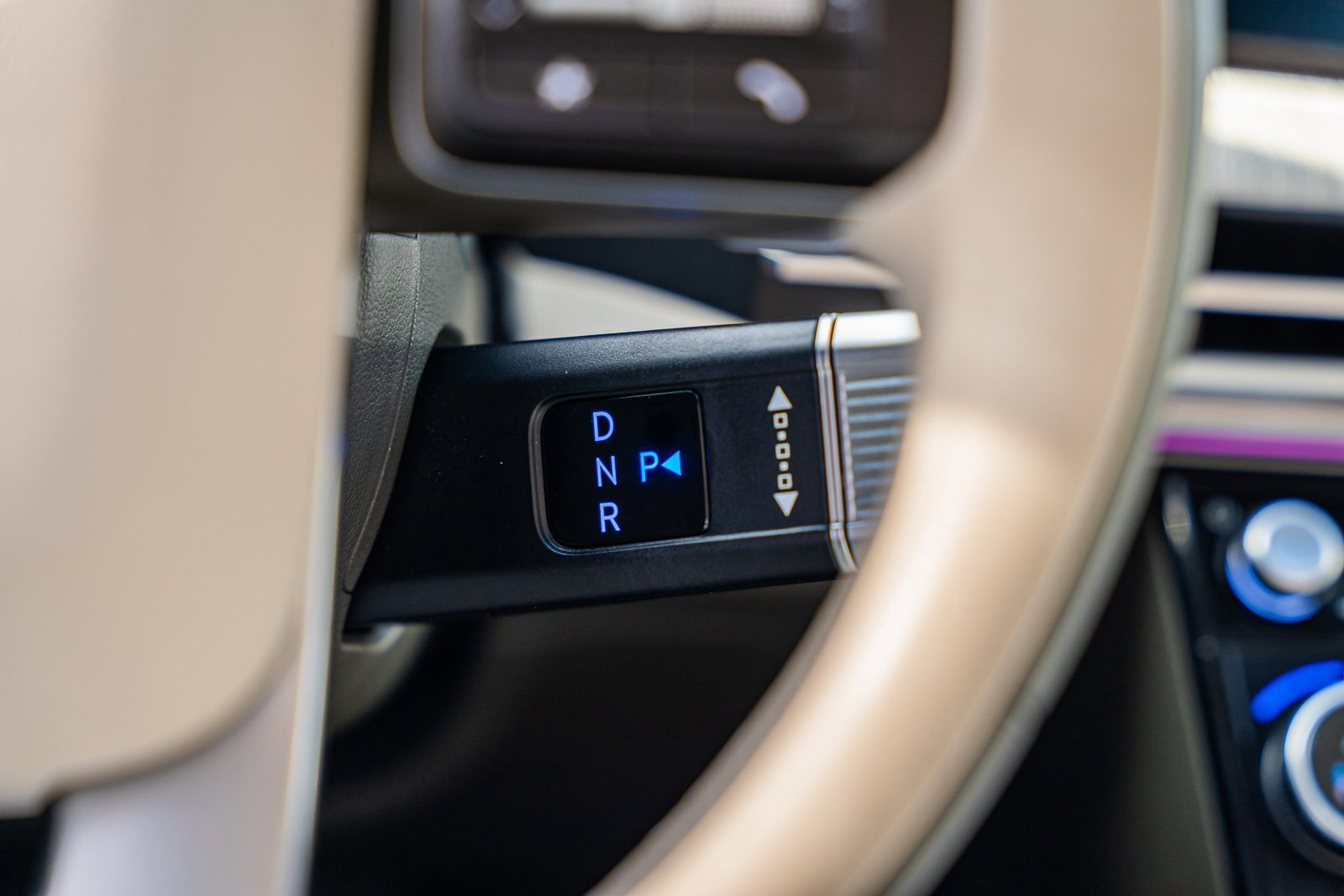 Used 2025 Hyundai Santa Fe Calligraphy w/ Tow & Go Package image 42