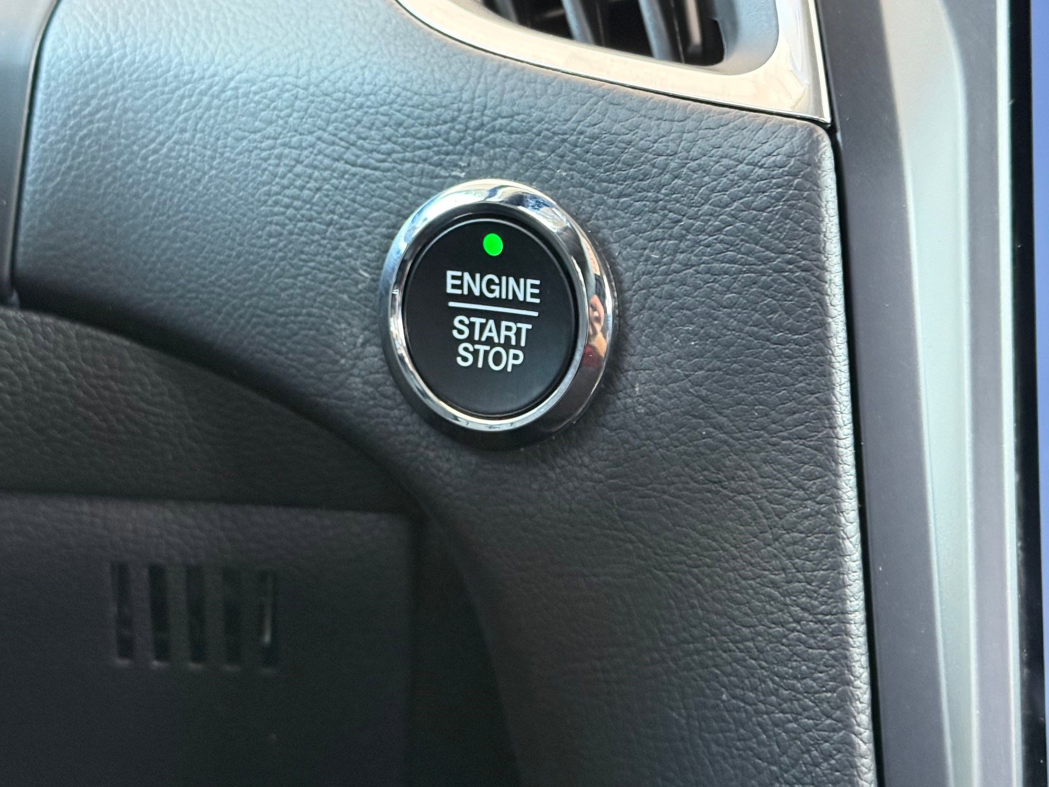 Certified 2022 Ford Edge Titanium w/ Cargo Accessory Package image 28