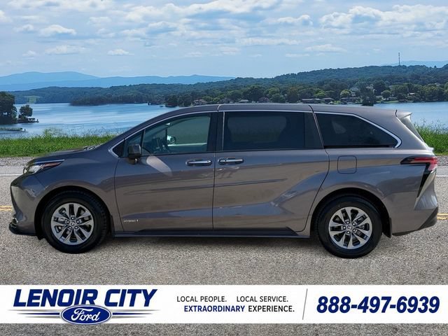 Used 2021 Toyota Sienna XLE FWD image 6