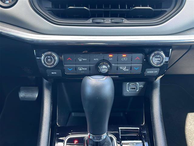 Used 2023 Jeep Compass Limited AWD/4WD image 23