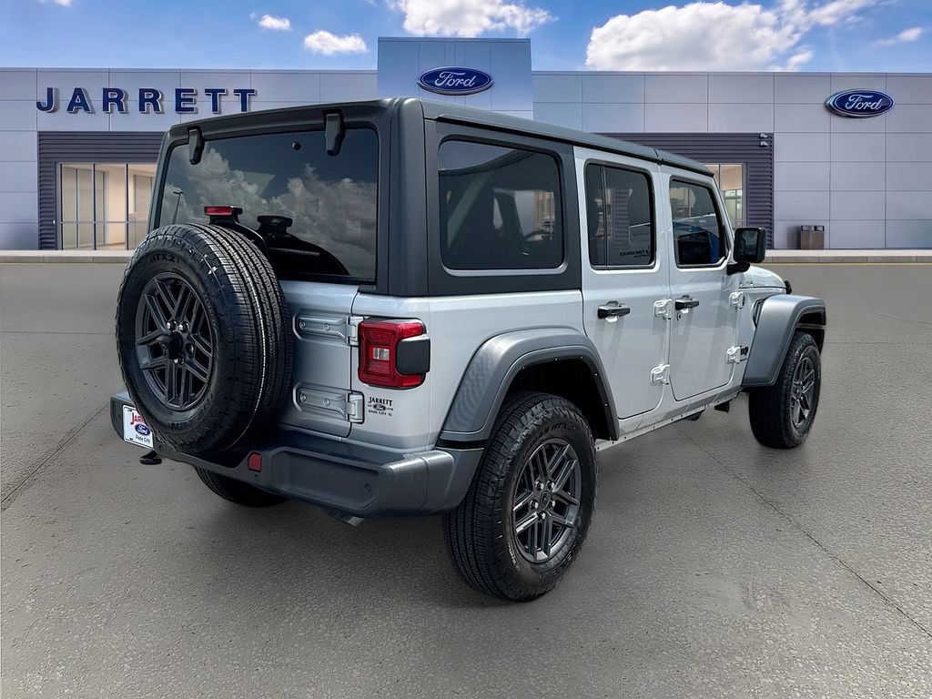 Used 2024 Jeep Wrangler Unlimited Sport AWD/4WD image 7