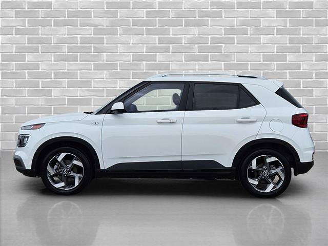 Used 2025 Hyundai Venue SEL FWD image 8