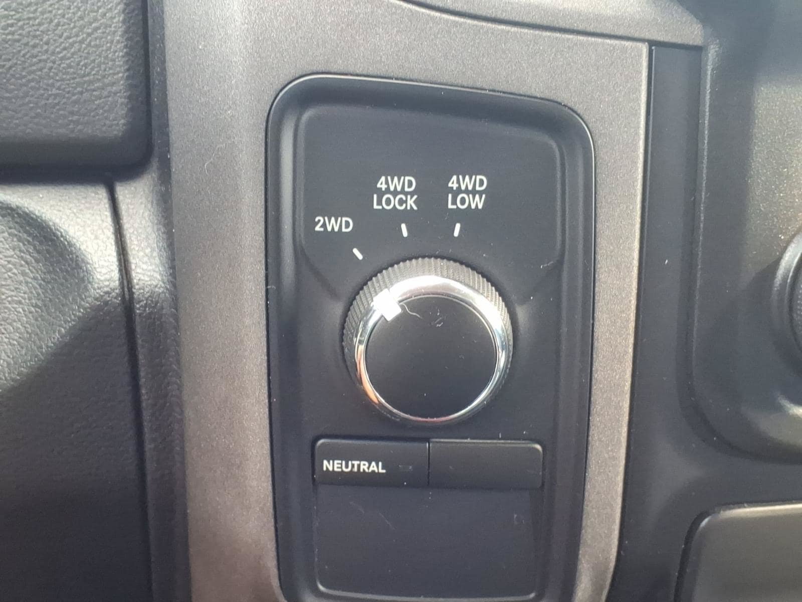 Used 2018 RAM 1500 Express AWD/4WD image 17