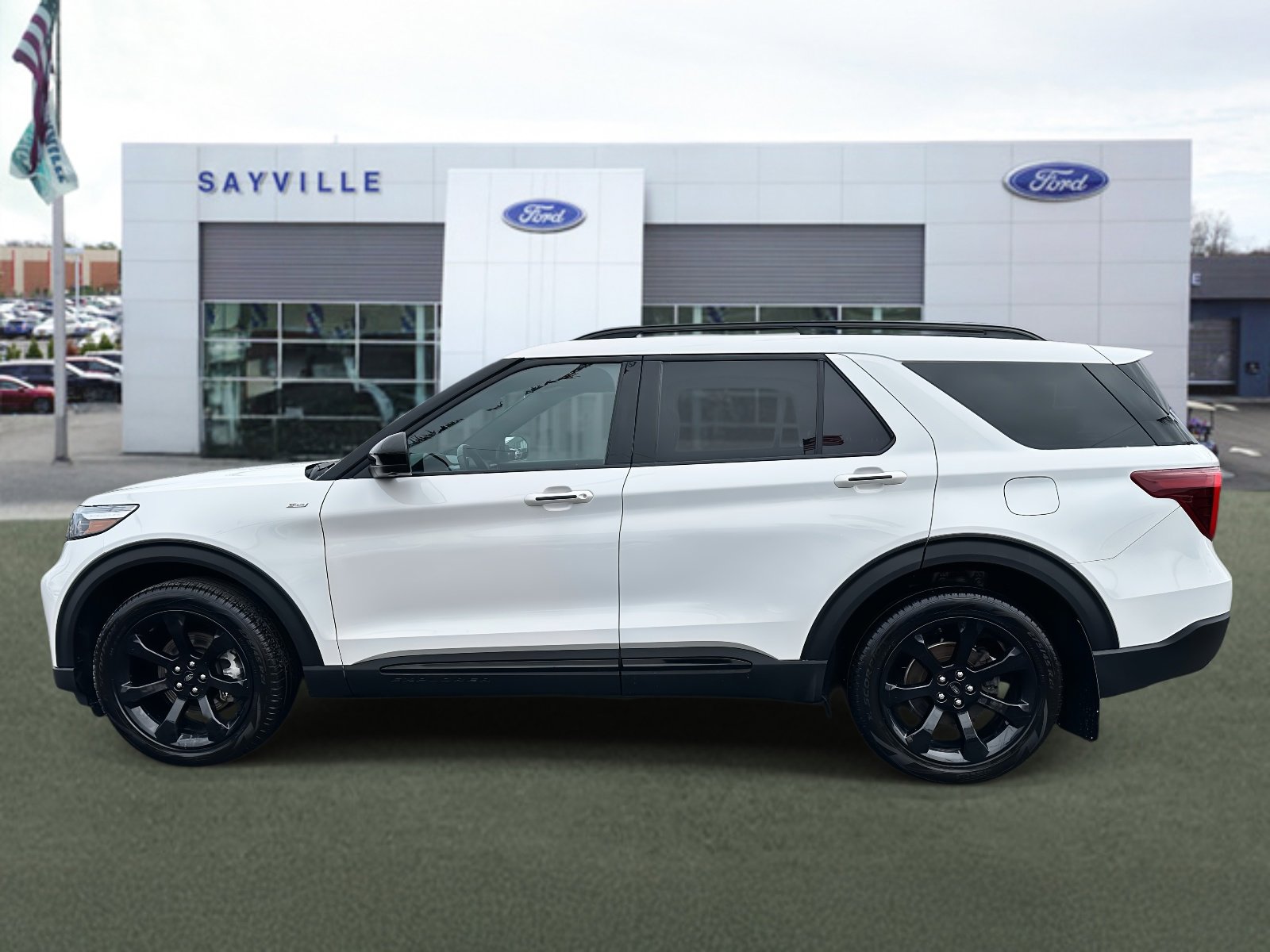 Certified 2022 Ford Explorer ST-Line w/ Class IV Trailer Tow Package image 2