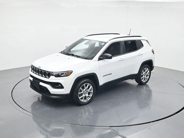 Used 2023 Jeep Compass Latitude AWD/4WD image 41