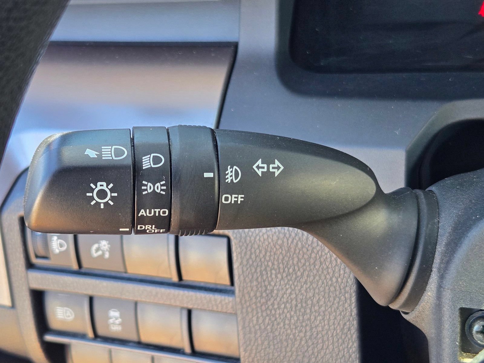 Used 2024 Toyota Tacoma SR5 AWD/4WD image 30