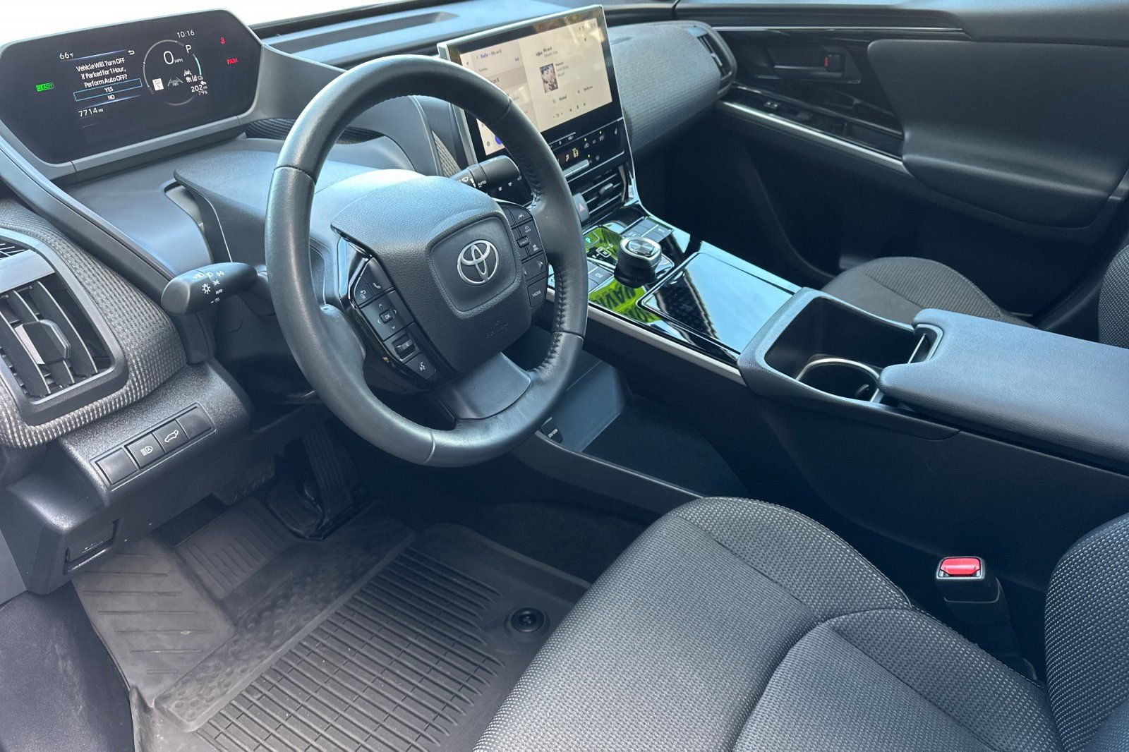Used 2025 Toyota bZ4X FWD image 12