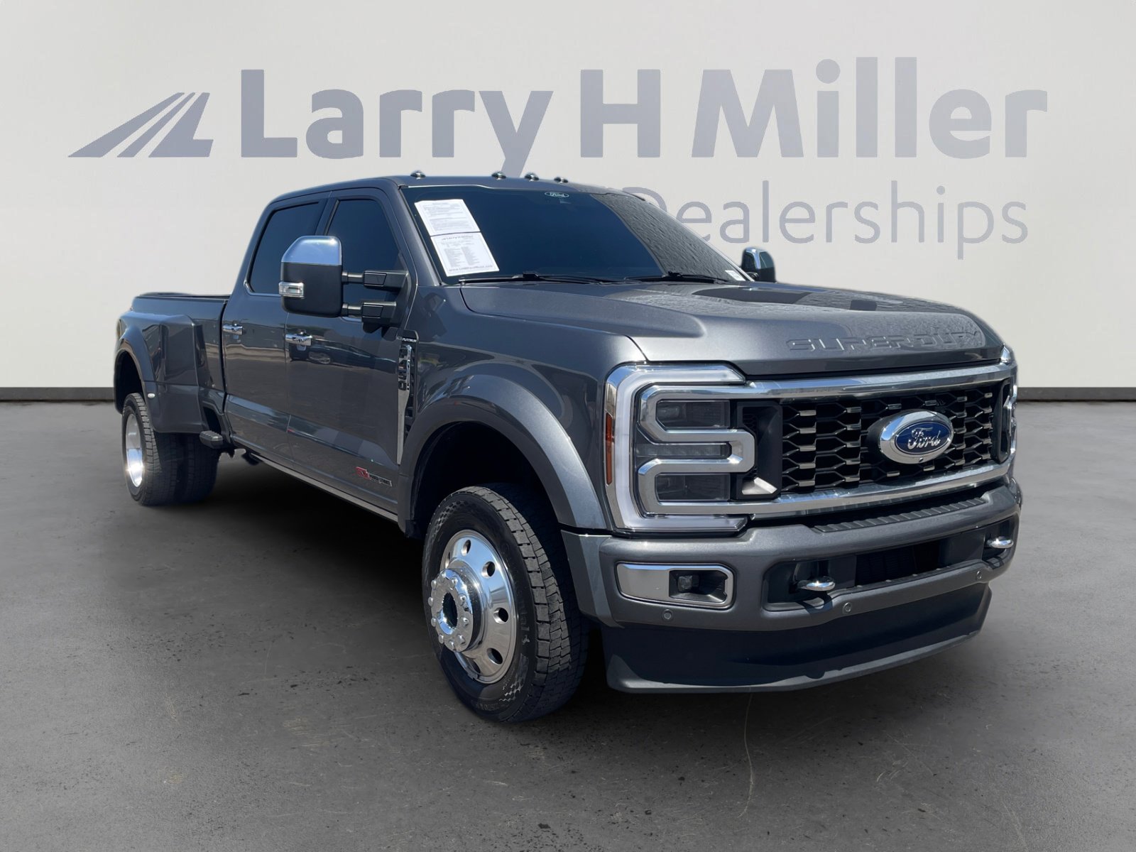 Certified 2024 Ford F450 Platinum w/ FX4 Off-Road Package AWD/4WD image 7