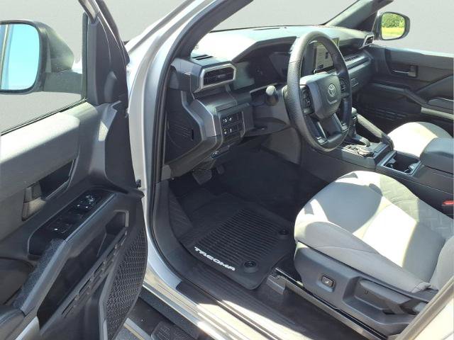 Used 2025 Toyota Tacoma SR5 AWD/4WD image 10