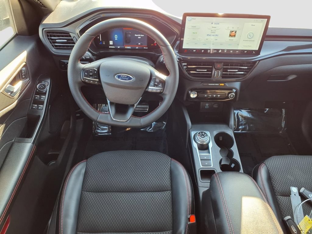 Certified 2023 Ford Escape ST-Line w/ Tech Pack #1 AWD/4WD image 9