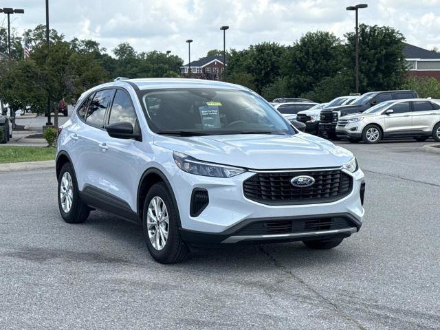 Certified 2025 Ford Escape Active w/ Tech Pack #1 FWD image 3