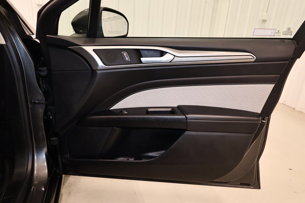Certified 2019 Ford Fusion SE w/ Equipment Group 151A image 22