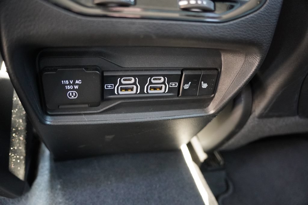 Used 2023 Jeep Grand Cherokee Limited AWD/4WD image 4