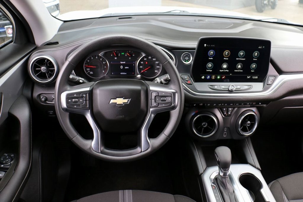 Used 2025 Chevrolet Blazer LT image 23