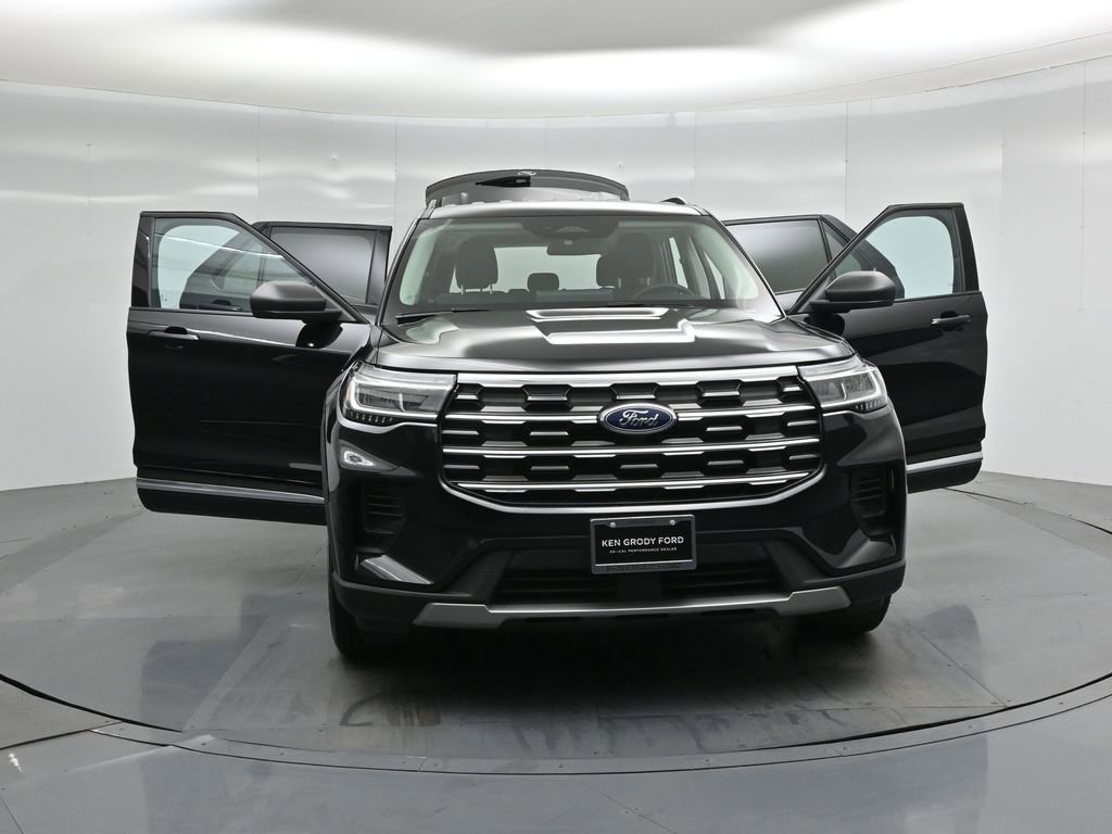 Certified 2025 Ford Explorer Active image 29