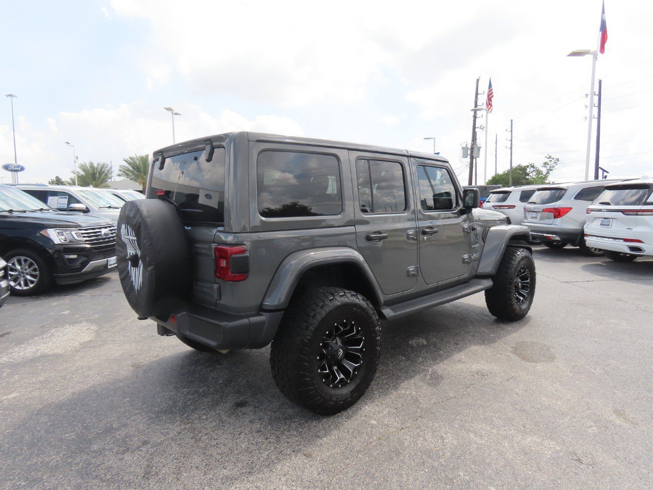 Used 2020 Jeep Wrangler Unlimited Sahara AWD/4WD image 11