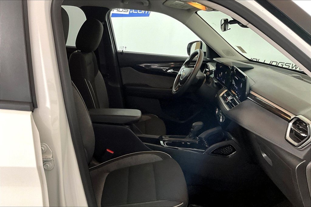 Used 2025 Chevrolet TrailBlazer LT FWD image 6
