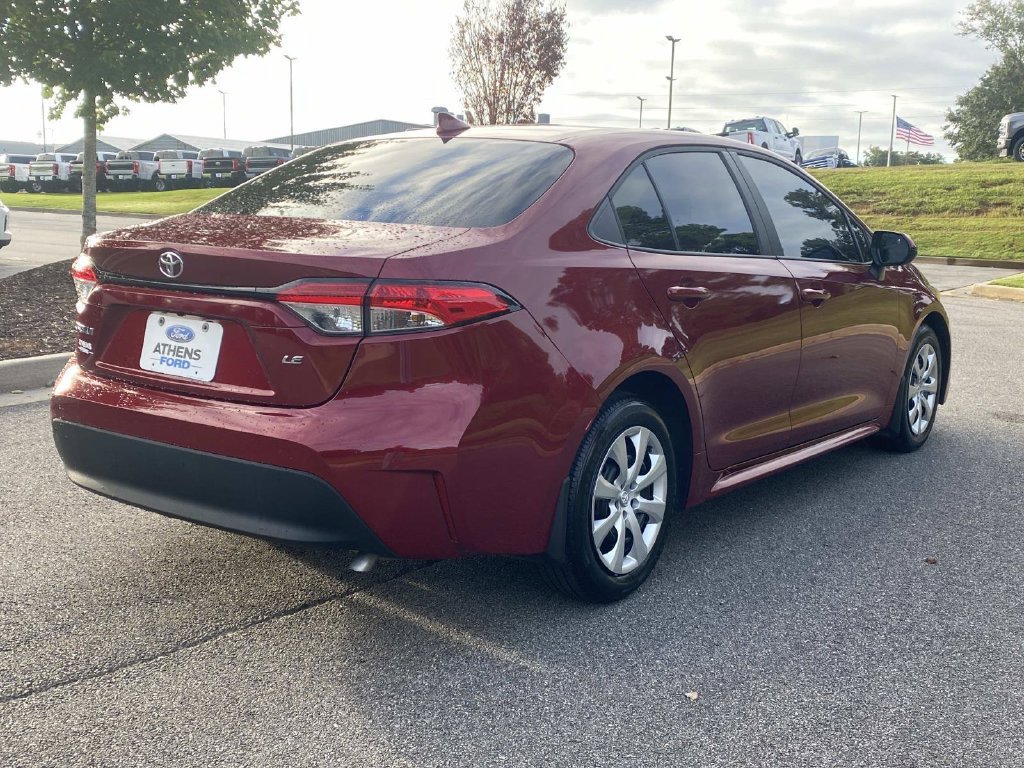 Used 2025 Toyota Corolla LE FWD image 3