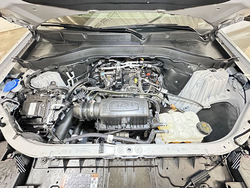 Certified 2022 Ford Explorer XLT w/ Equipment Group 202A image 60