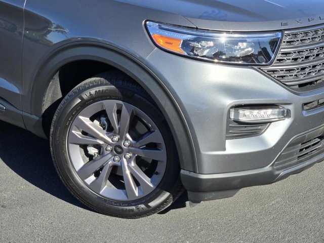 Certified 2024 Ford Explorer XLT w/ Equipment Group 202A RWD image 9
