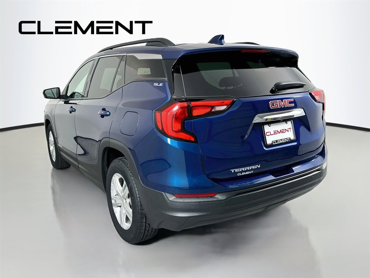 Used 2019 GMC Terrain SLE w/ Driver Convenience Package FWD image 10