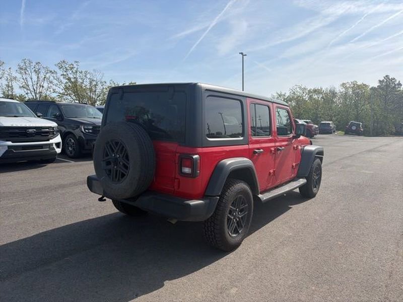 Used 2025 Jeep Wrangler Unlimited Sport w/ Convenience Group AWD/4WD image 3