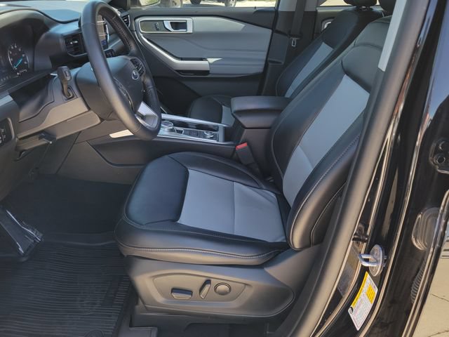 Certified 2023 Ford Explorer XLT w/ Equipment Group 202A AWD/4WD image 6