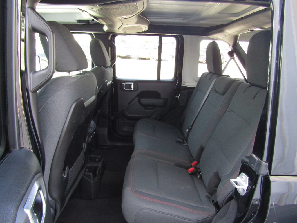 Used 2025 Jeep Wrangler Unlimited Rubicon w/ Convenience Group AWD/4WD image 29