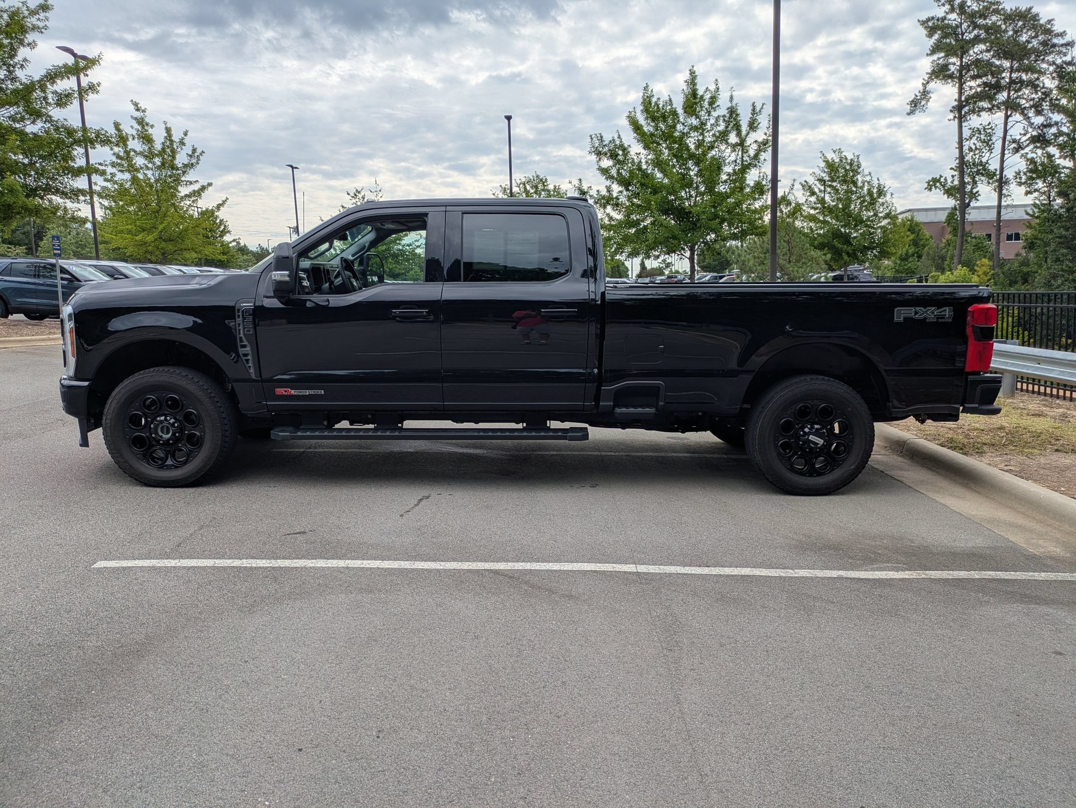 Certified 2025 Ford F350 Lariat w/ Lariat Ultimate Package AWD/4WD image 7