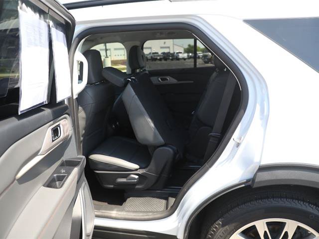 Certified 2025 Ford Explorer Active w/ Active Comfort Package AWD/4WD image 33