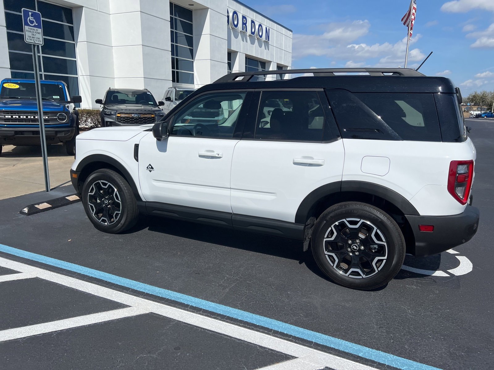 Certified 2025 Ford Bronco Sport Outer Banks w/ Outer Banks Tech Package+ image 13