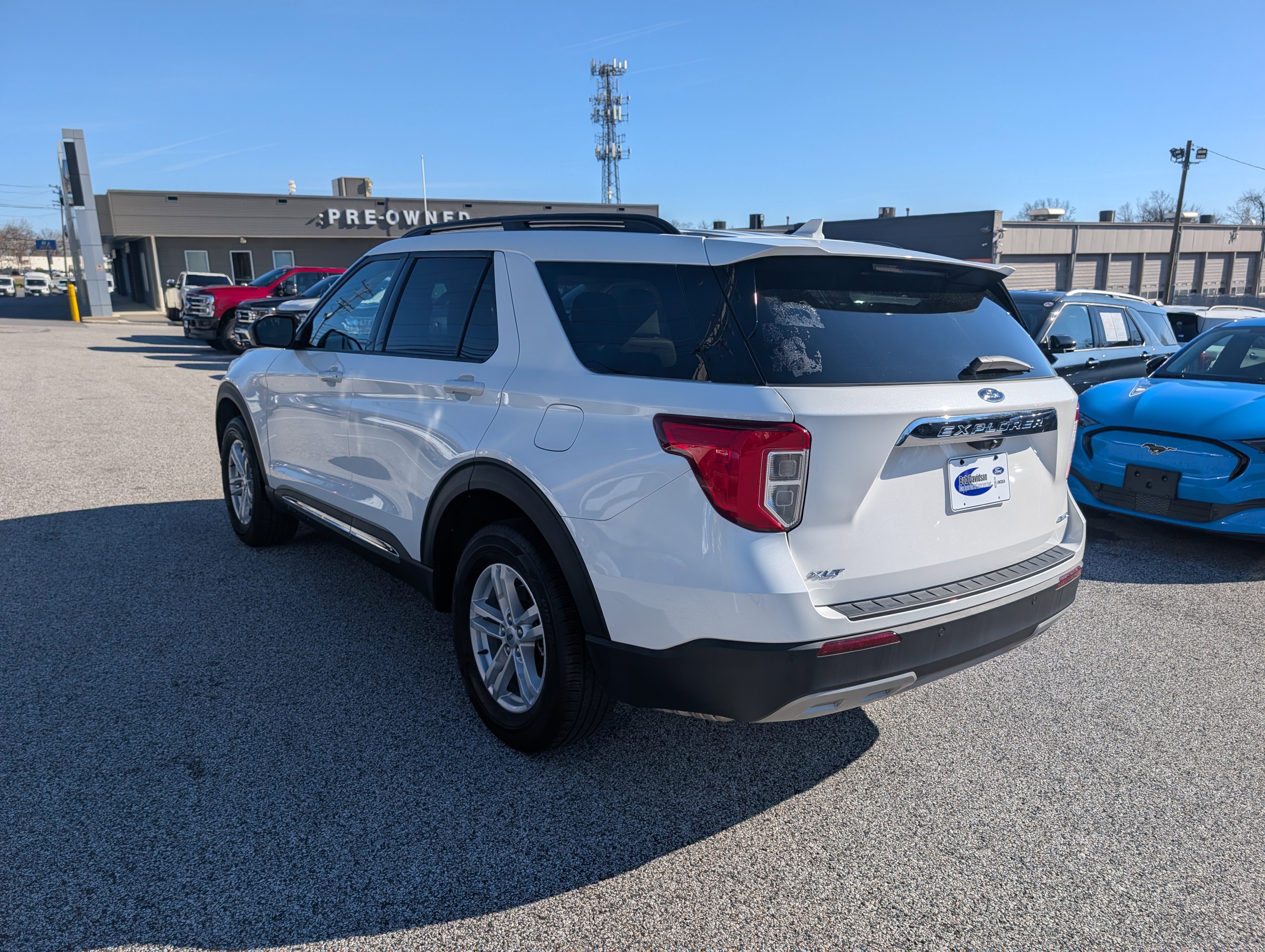 Certified 2022 Ford Explorer XLT w/ Equipment Group 202A image 5