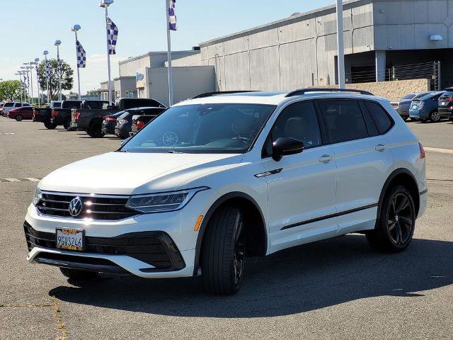 Used 2023 Volkswagen Tiguan SE R-Line AWD/4WD image 8