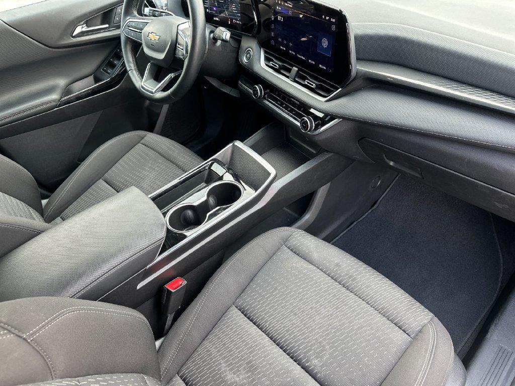 Used 2025 Chevrolet Equinox LT AWD/4WD image 15