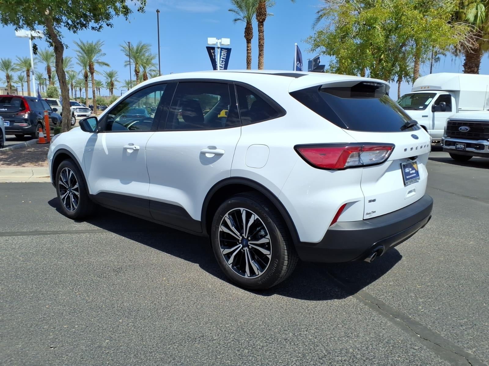 Certified 2022 Ford Escape SE w/ SE Sport Appearance Package FWD image 6